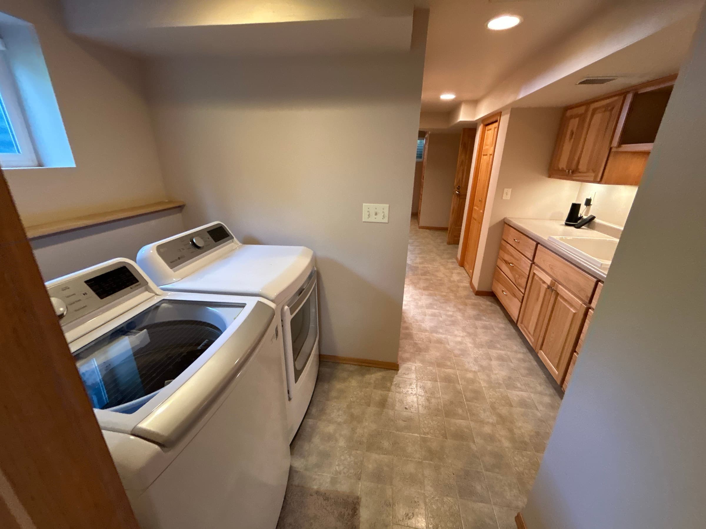 Basement laundry & utility